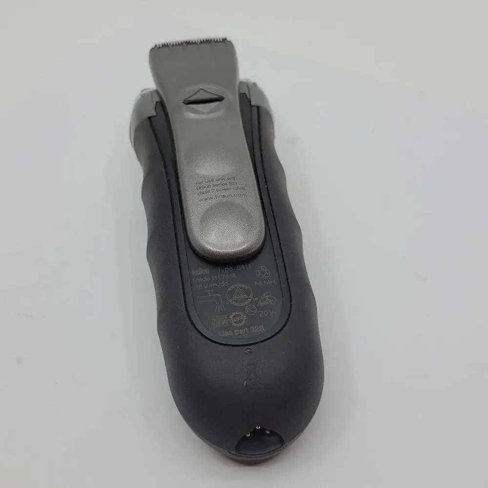 Braun Series 3 390cc-4 Cordless Rechargeable Mens Self-Cleaning Electric Shaver